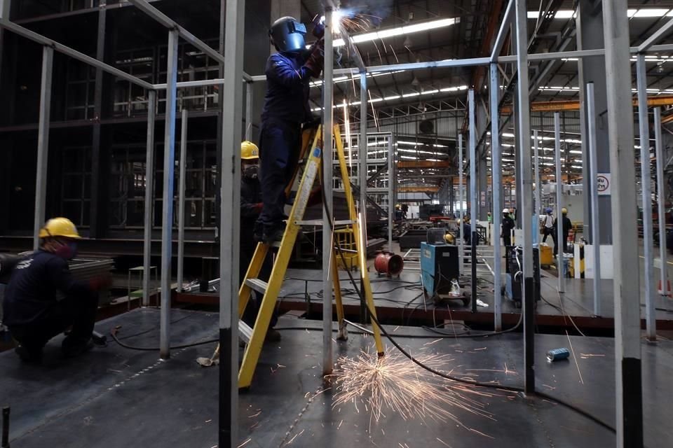 El sector industrial ya está aplicando medidas de prevención con miras al retorno a las actividades como la sanitización de las instalaciones y el transporte. 