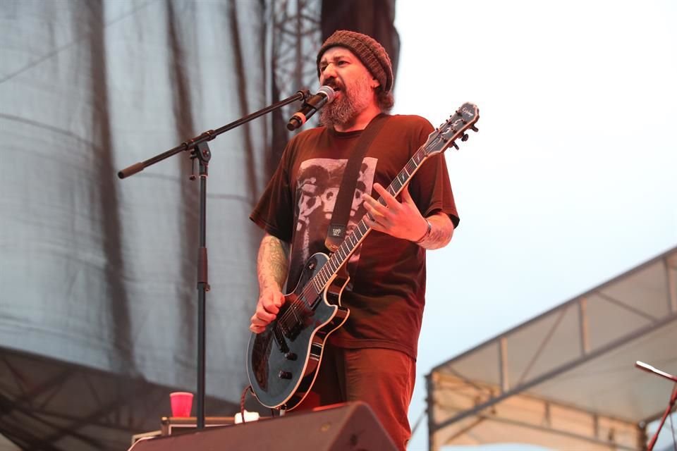 La noticia fue confirmada por allegados del rockero.