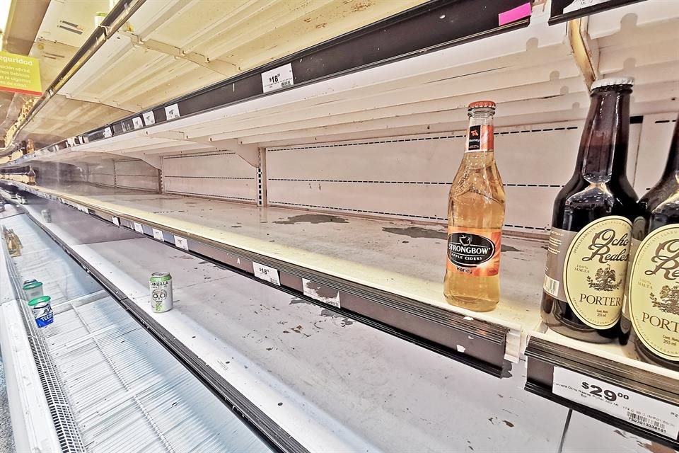  En supermercados ya no hay marcas mexicanas de cerveza, y en su lugar se exhiben otras bebidas