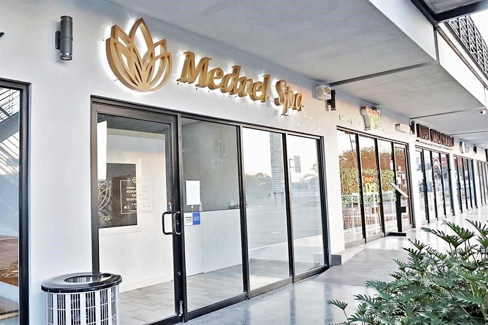 Un ejemplo de las Pymes afectadas por el paro es Medvel Spa, cuyas dueñas invirtieron sus ahorros y pidieron préstamos para abrirlo hace cuatro meses y ahora no saben si podrán mantenerlo.