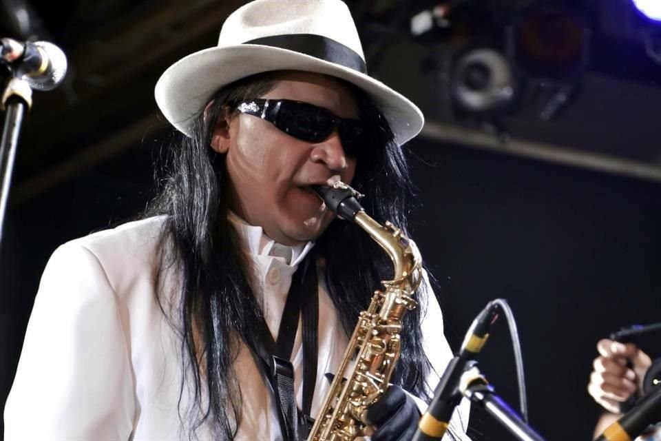 Eulalio Cervantes Galarza, mejor conocido como Sax,ya recibe tratamiento en su casa.