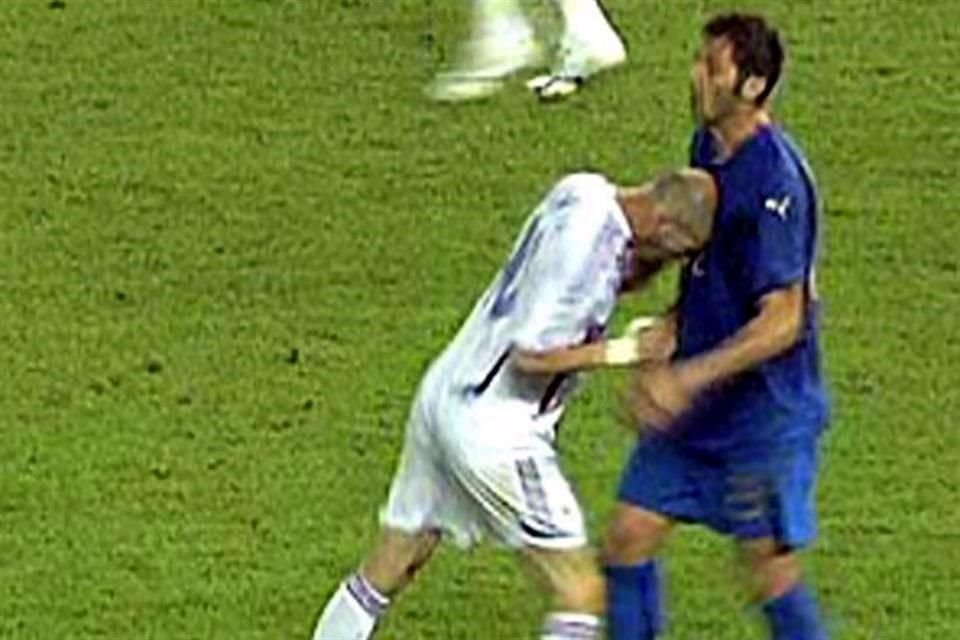 Materazzi confiesa que le hizo a Zidane un comentario sobre su hermana antes de que este le propinara un cabezazo.