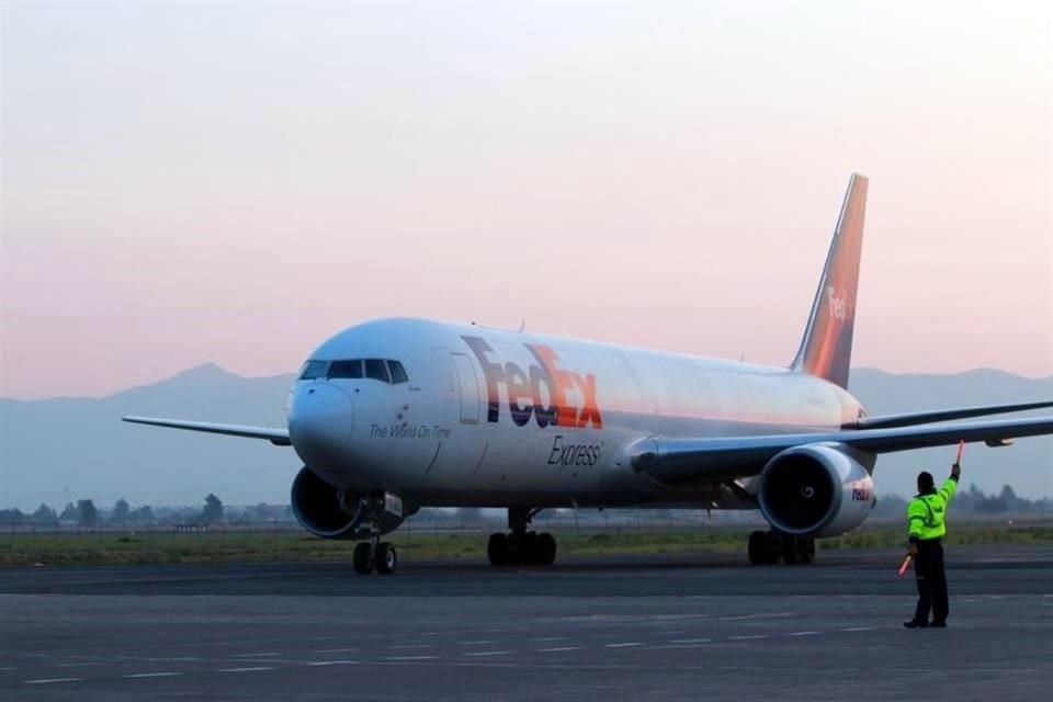 La aeronave procedente de Nevada arribó al Aeropuerto Internacional de Toluca.