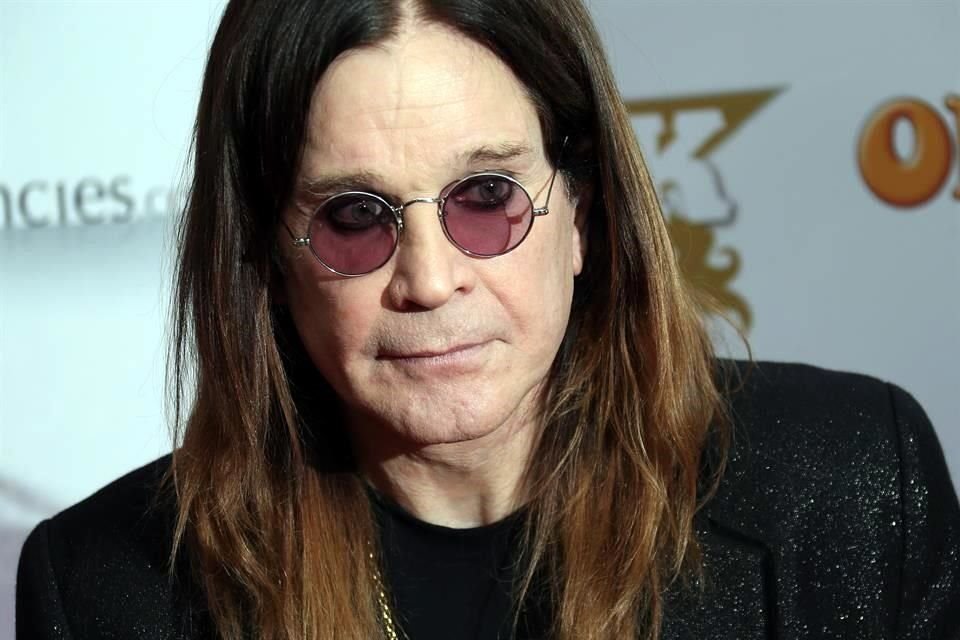 En septiembre, Ozzy se sometió a una cuarta cirugía relacionada con el daño estructural en la columna vertebral.