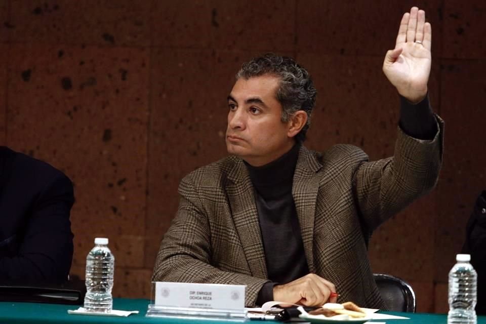 Ochoa indicó que diputados del PRI advirtieron los riesgos que existen por esa decisión, pues se afecta a las plantas solares y eólicas que están en operación.