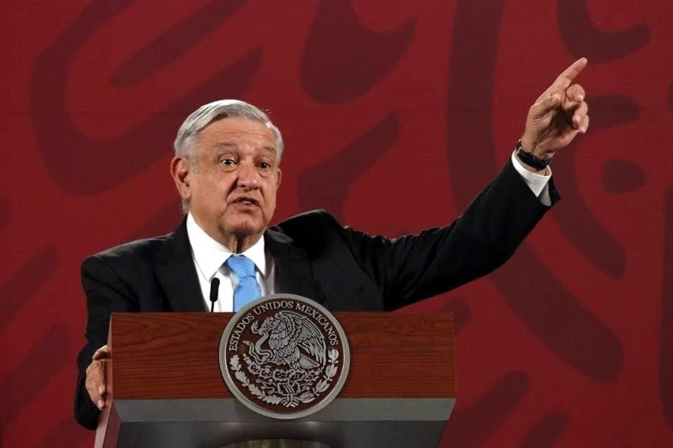 En su conferencia matutina del viernes, AMLO dijo que 'antes los médicos únicamente buscaban enriquecerse', ya que estaban 'a favor del mercantilismo'.