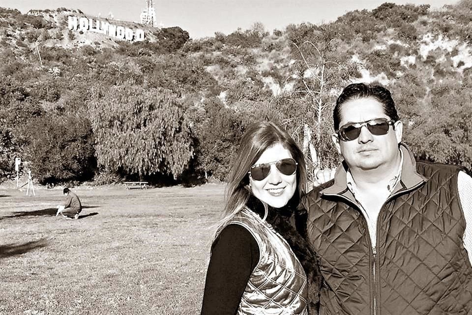 CON SU ESPOSA. Bárbara Noyola de Gamboa