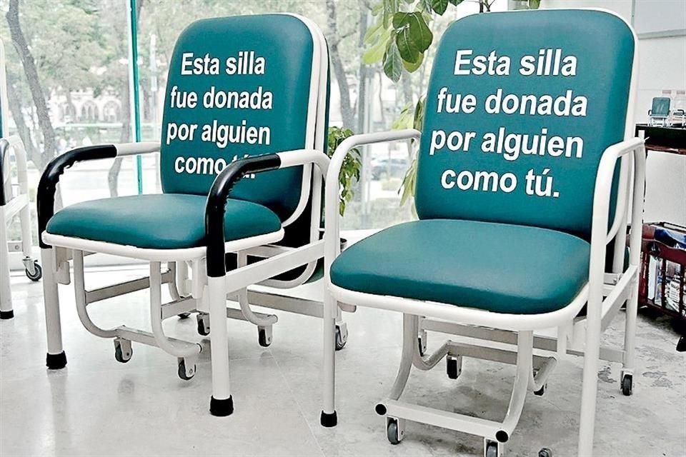 Según informantes, tras la reconversión hospitalaria, este sitio tenía 60 camas con el equipo de respiración necesario para tratar insuficiencia de este tipo.