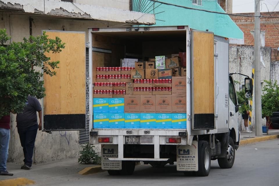 Un cargamento de vinos y licores valuado en medio millón de pesos fue recuperado en Tlaquepaque y hay una persona detenida.