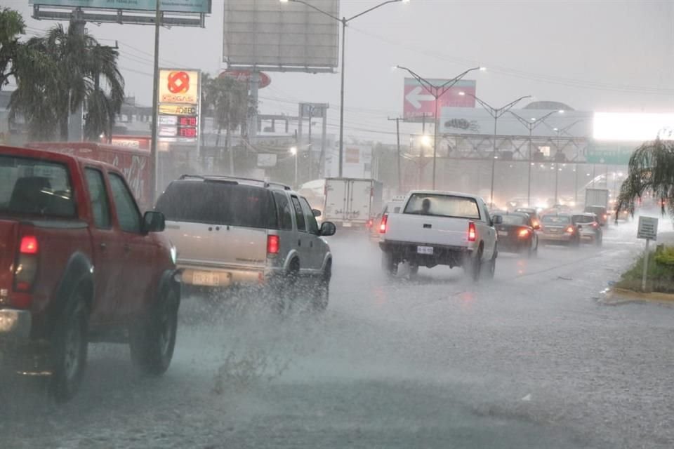 Av. Miguel Alemán, a la altura de Isidoro Sepúlveda.