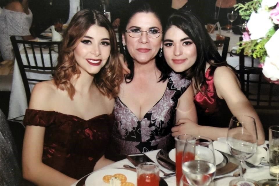 Ale Guajardo, Virginia Rico y Natalia Guajardo