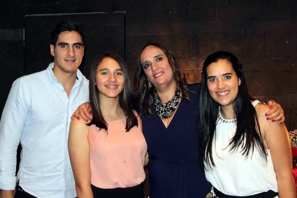 Manuel Sepúlveda, Gaby Sepúlveda, Ana Maria González de Sepúlveda y Ana Paty Sepúlveda