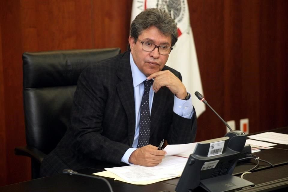 Ricardo Monreal, senador de Morena, dijo que 'no se puede patear el bote hacia adelante para las próximas generaciones'.