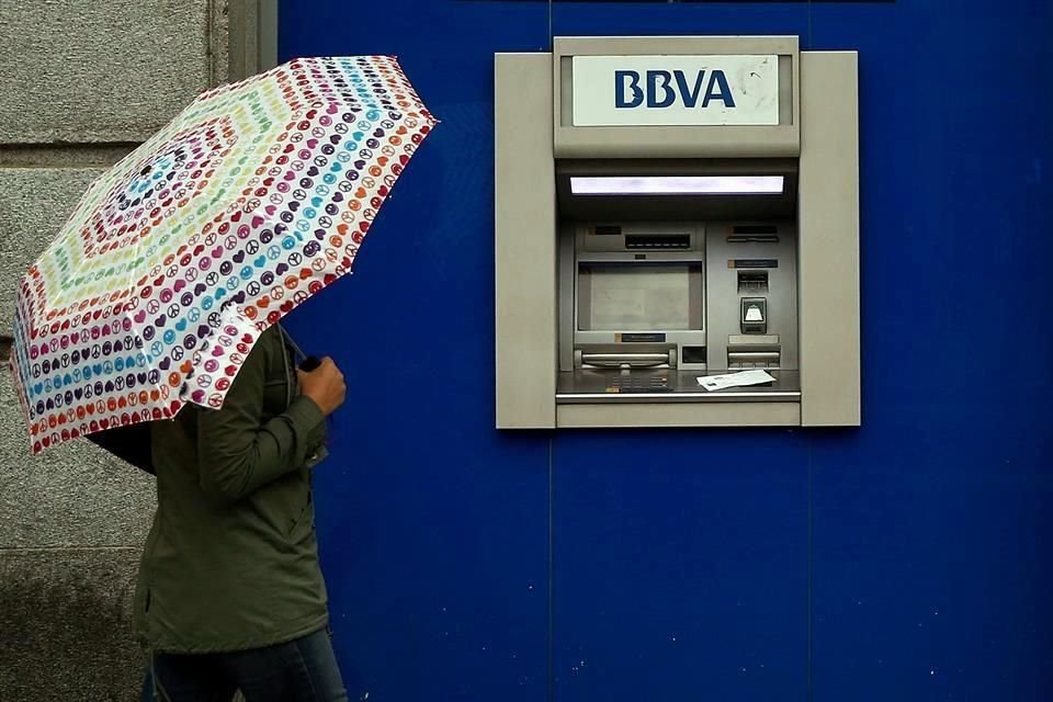 La colocación, que recibió una calificación crediticia de Baa1 por Moody's y de BBB por Fitch, es la segunda de un programa de emisión de la compañía por hasta 10 mil millones de dólares.