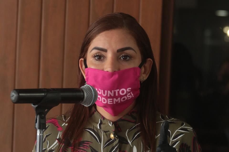 La Diputada Karina Barrón está sufriendo violencia política por parte de grupos que la agreden por intereses particulares, acorde a la asociación Familias Fuertes Unidas por México.
