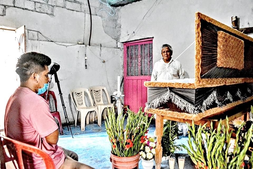   Al menos 9 personas en Telixtac, Morelos, murieron por consumir alcohol adulterado, una de ellas es velada por sus familiares.