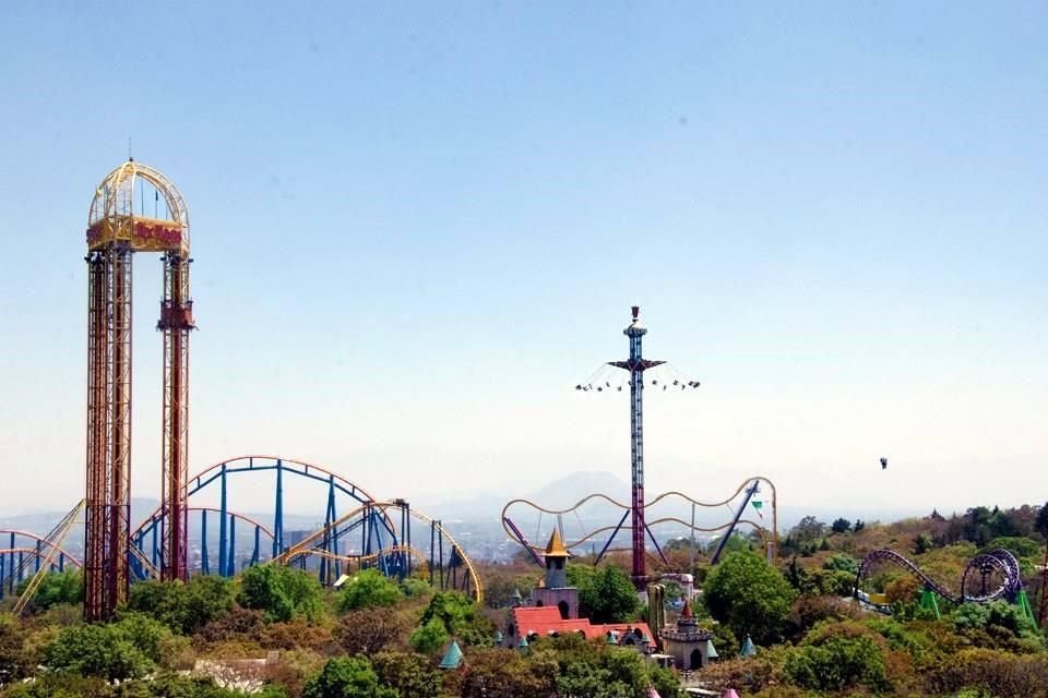 El parque de diversiones llevaba un mes de haber reabierto.