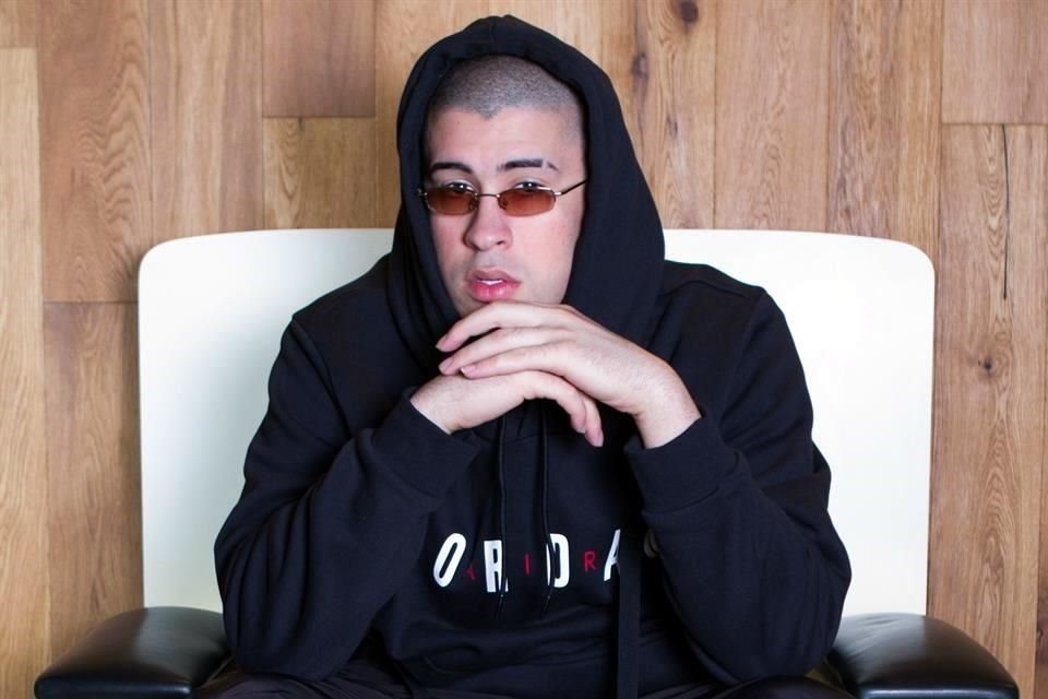 Bad Bunny será uno de los latinos que participarán en la graduación virtual 'Clase 2020'.