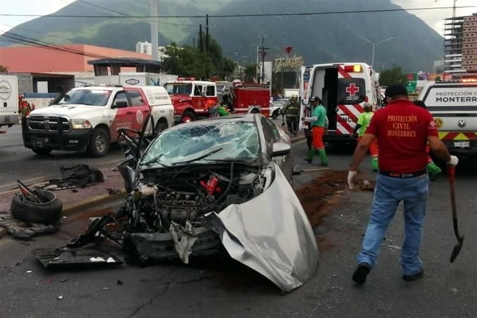 El accidente fue reportado alrededor de las 13:50 horas en dirección al norte.