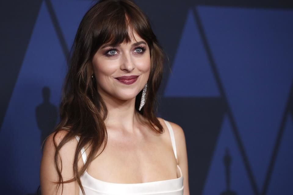 Dakota Johnson encarnará a un personaje misterioso en 'Don't Worry, Darling', dirigido por Olivia Wilde.