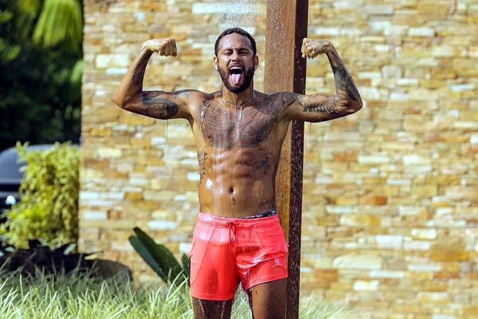 Neymar se alista bien para cuando se pueda jugar.