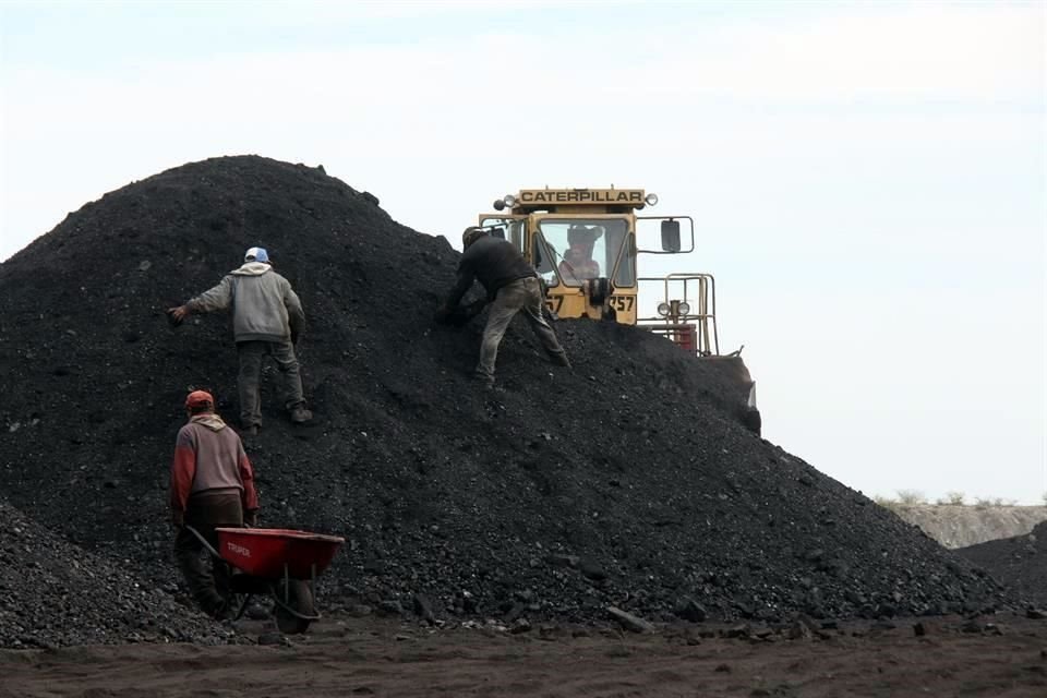 El Presidente López Obrador pidió ayuda al Embajador de Canadá para convencer a mineras de ese país para que salden sus adeudos con el SAT.