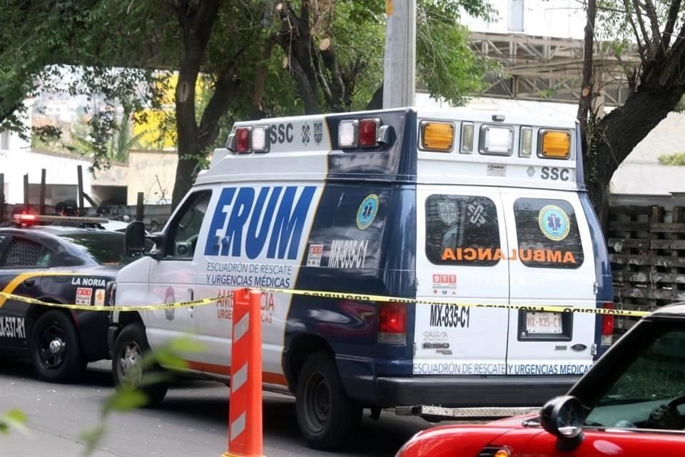 Aunque paramédicos del ERUM acudieron a brindarle los primeros auxilios, la mujer falleció minutos después.
