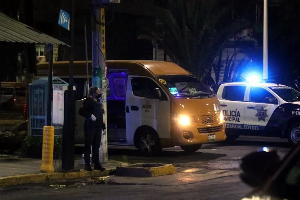 El conductor de una combi de la Ruta 42 y un acompañante que estaba sentado en el lugar de copiloto fueron rafagueados por un sujeto, que tras el ataque, escapó.