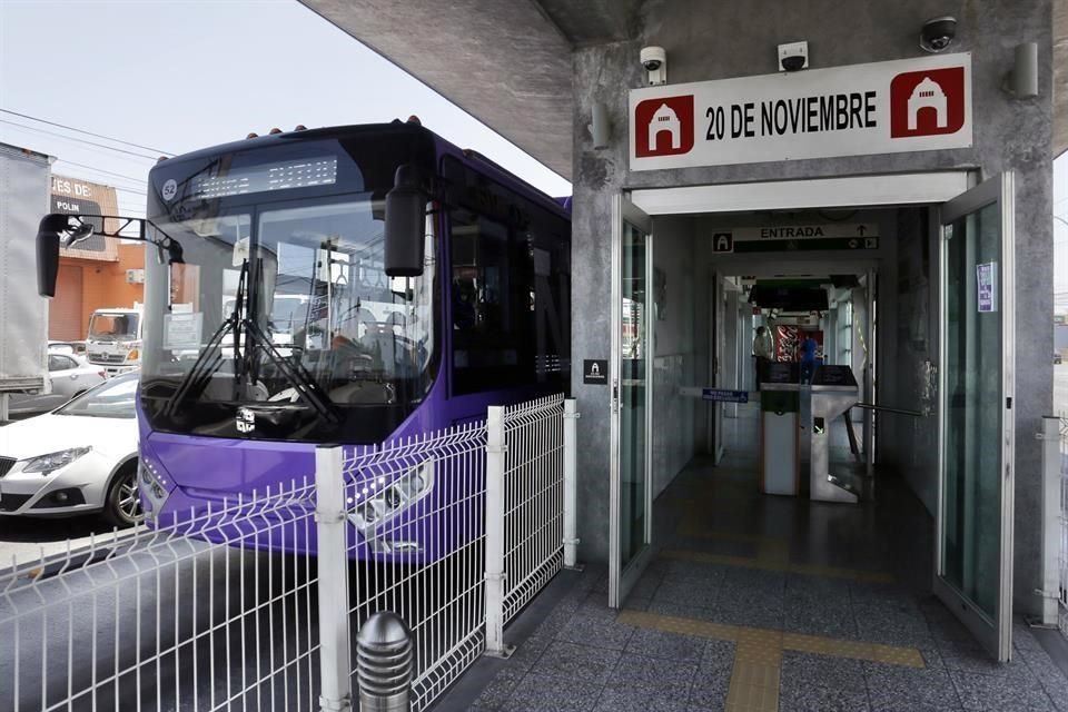 Entre las 9:30 y 14:00, el Metro y Ecovía tendrán frecuencias de paso de 15 minutos en promedio, al ser menos el pasaje que en las horas pico.