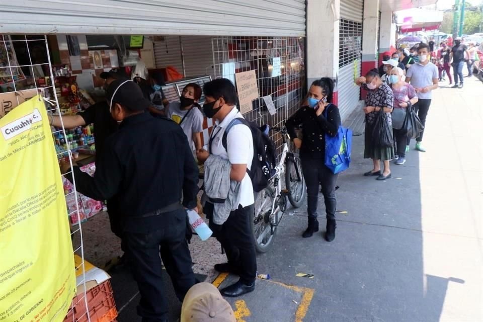 El 29 de marzo, el Martínez de la Torre se convirtió el primer mercado en la Ciudad en realizar entregas a domicilio.