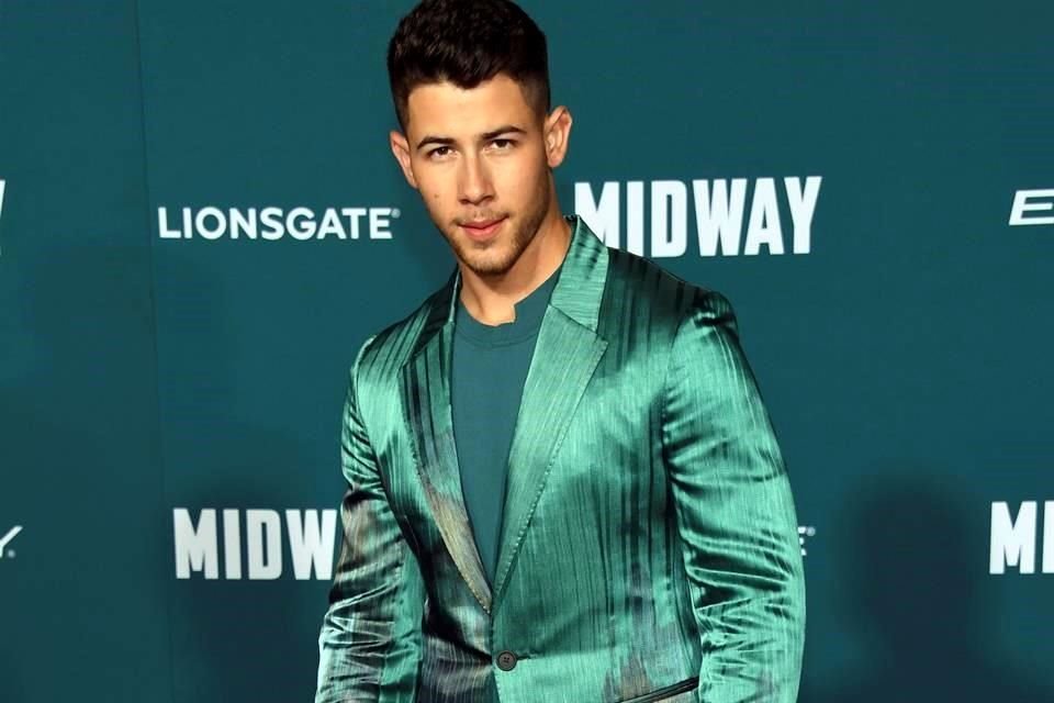 Nick Jonas encarnará a Wes Loomis, un experto en armas quien escapa cuando su comunidad es atacada y va en busca de su mentor, Mather, interpretado por Laurence Fishburne.