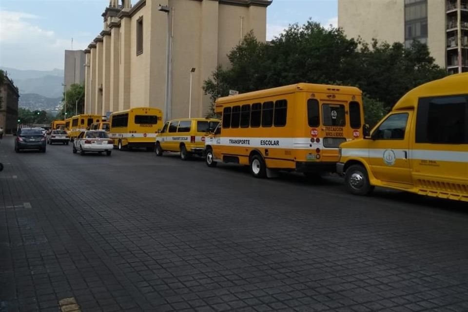 El Gobierno del Estado lanzó una iniciativa para obligar a las escuelas a tener su propio plan de transporte escolar,.