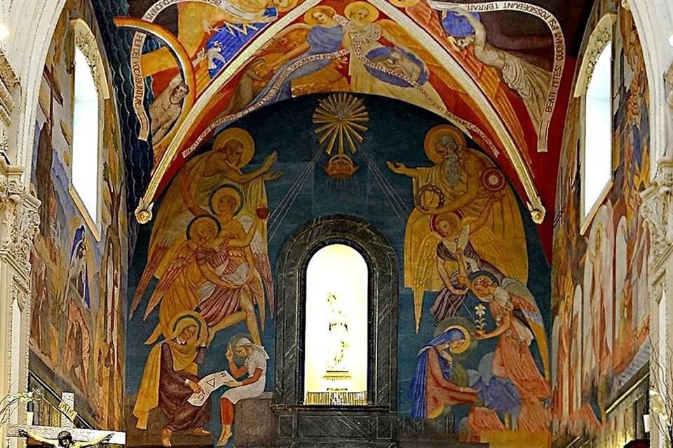Vista general de los murales que pintó Ángel Zárraga en la Catedral de Monterrey.