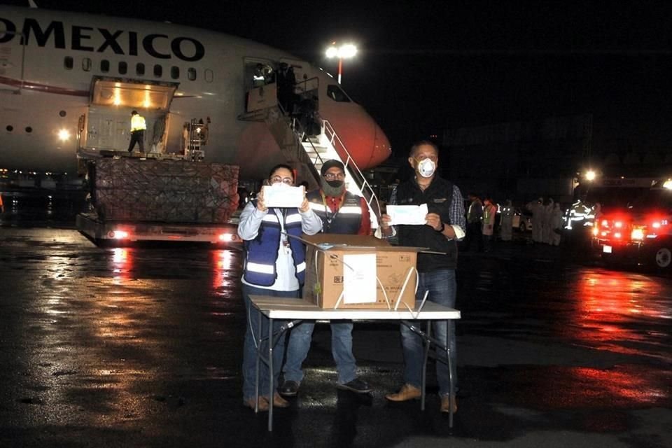 Los cubrebocas será distribuidos en unidades de salud reforzar la protección del personal que atiende a pacientes por la emergencia sanitaria del Covid-19.