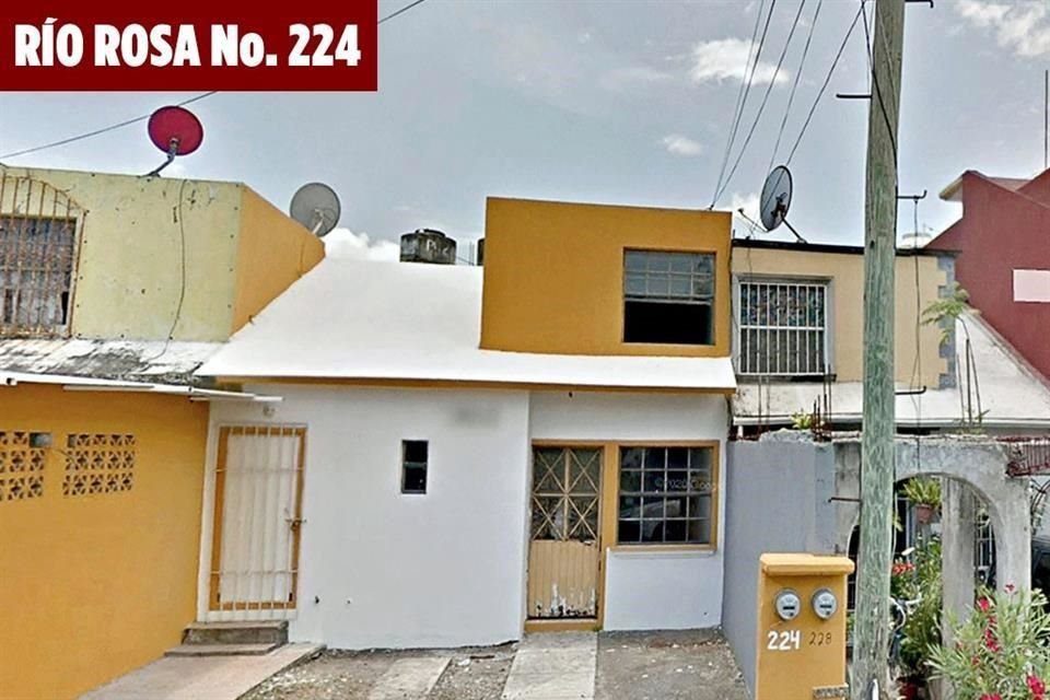 Una casa abandonada es el domicilio fiscal de una de las empresas contratadas para rehabilitar escuelas.