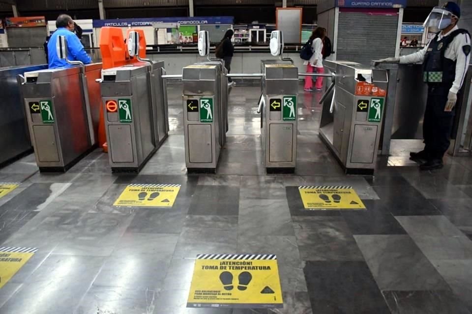En los torniquetes, se deberá guardar la sana distancia.