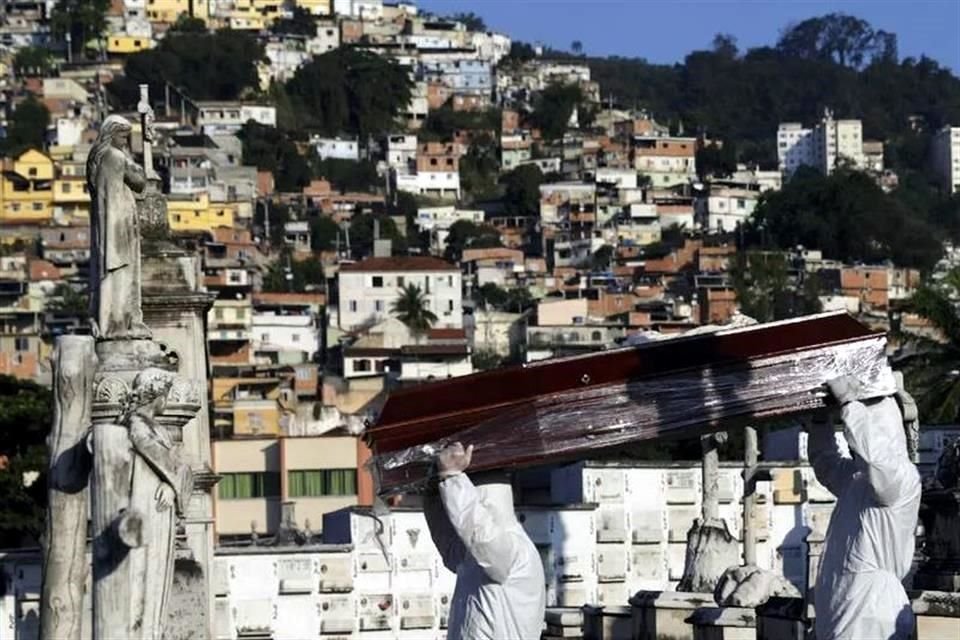 Diversos centros urbanos de Brasil han implementado bloqueos para detener el avance del brote infeccioso.