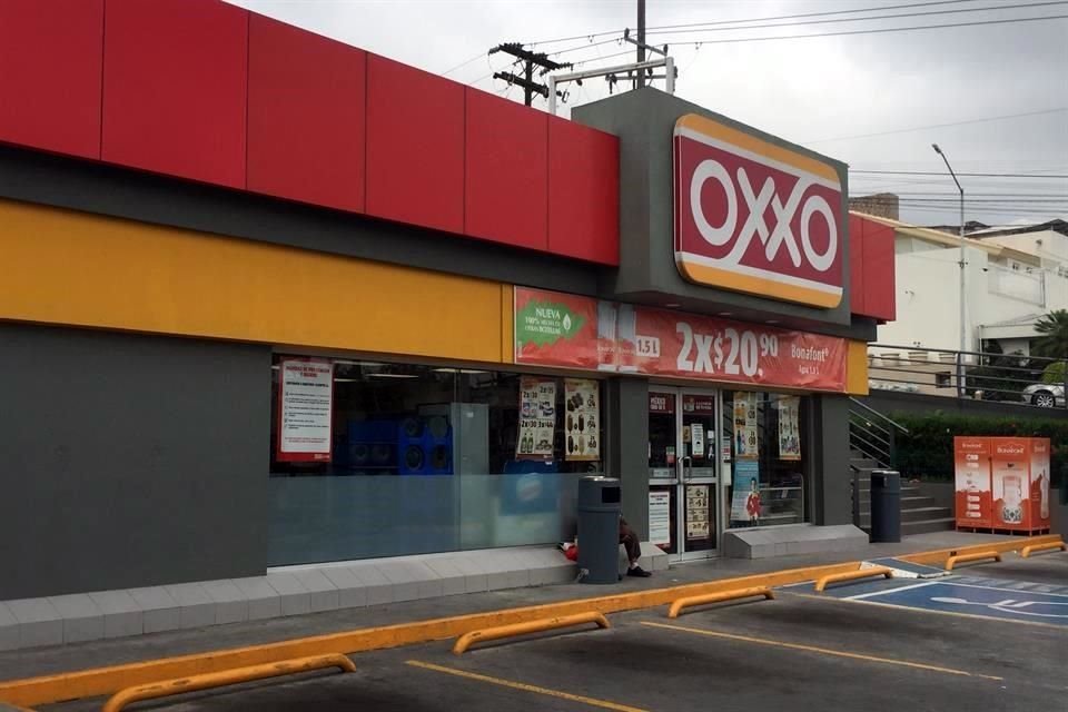 Oxxo dijo que la suspensión de este servicio en sus tiendas obedeció a 'causas ajenas' a la cadena.