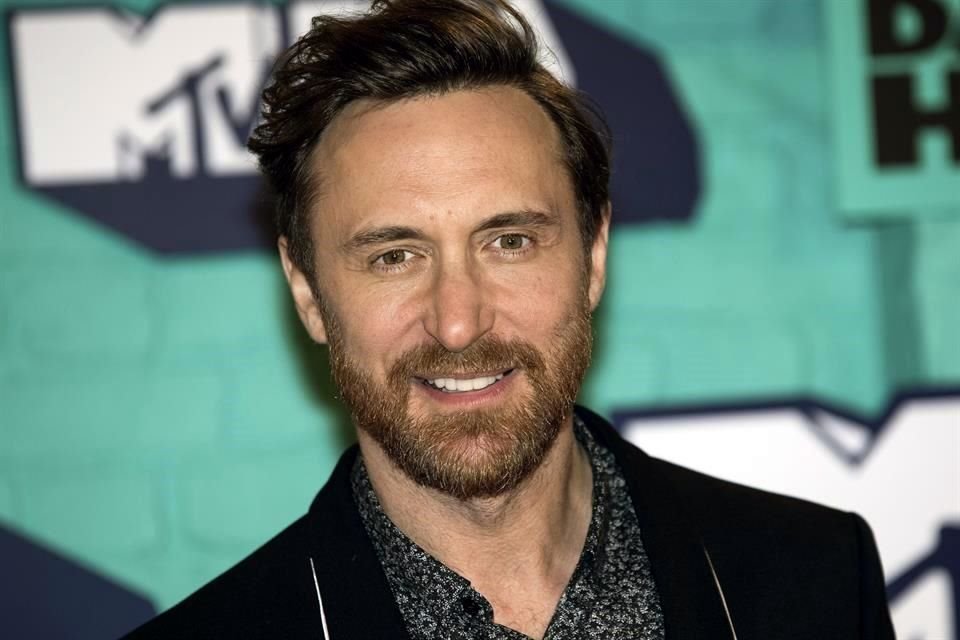 Algunos internautas usaron el tributo de David Guetta como una forma de ejemplificar cómo la gente blanca daba su postura al racismo.