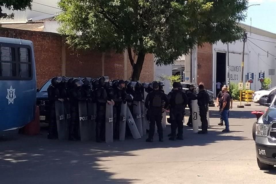 Salvador Perea es uno de los dos agentes acusados de las detenciones ilegales del viernes, aunque algunos ciudadanos señalan que él los ha ayudado en casos de secuestros.