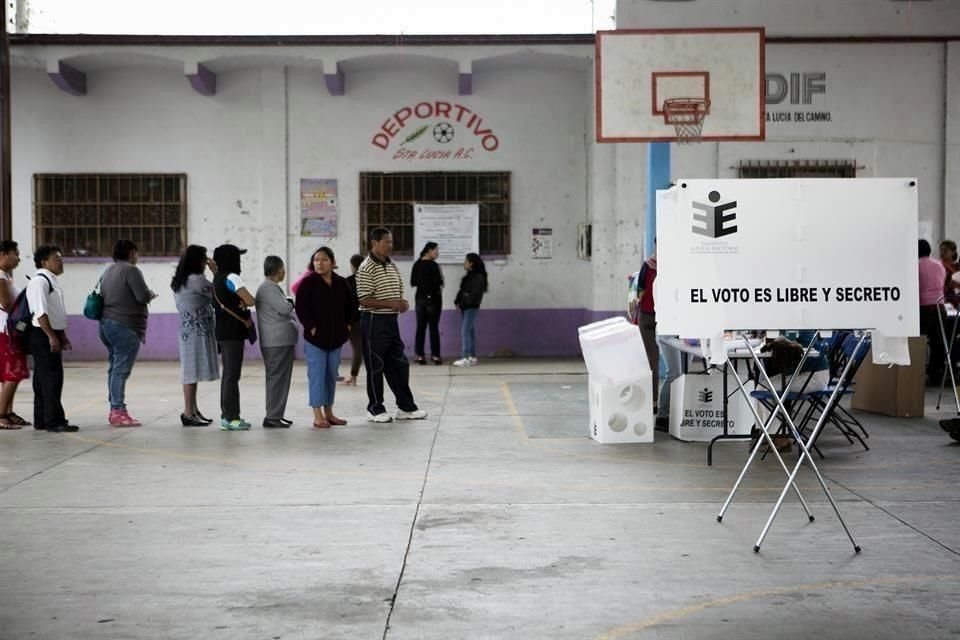 Aunque aún falta un año para la elección, Alcaldes y Diputados locales, en su mayoría, pareciera que iniciaron sus campañas.