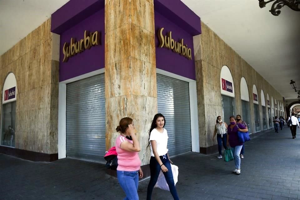 Tiendas departamentales del País enfocadas en ropa, muebles y línea blanca registraron caída histórica en ventas de 19% en noviembre.