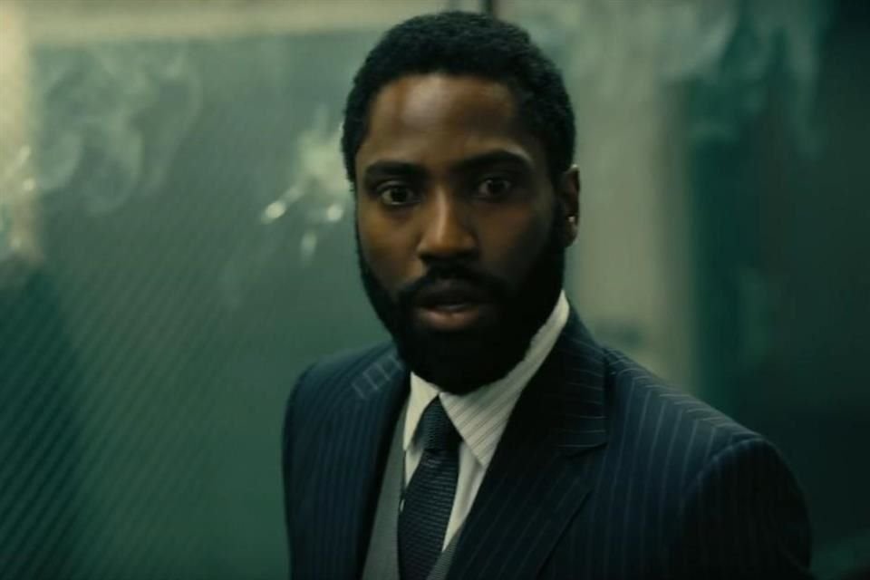 'Tenet', nuevo filme de Christopher Nolan, retrasó su estreno dos semanas.