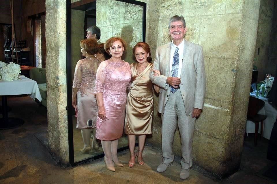 Imelda Salinas Paz, Maru Márquez de Peña y Arnulfo Peña Reyes