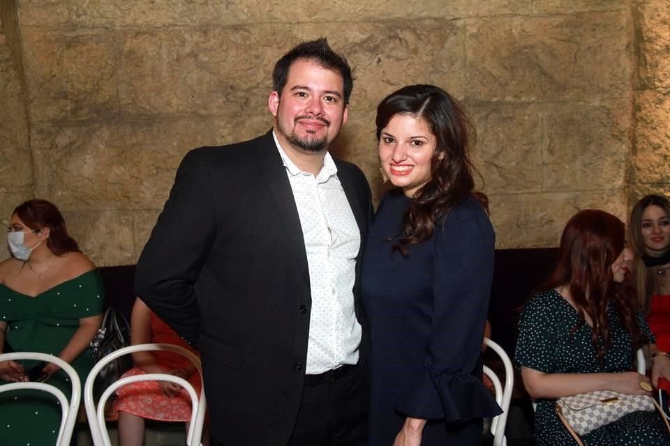 Adolfo García y Liz González