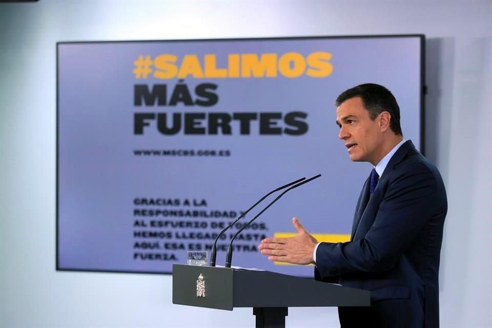 El Presidente del Gobierno, Pedro Sánchez, interviene en una rueda de prensa tras su reunión con los presidentes de las comunidades y ciudades autónomas.