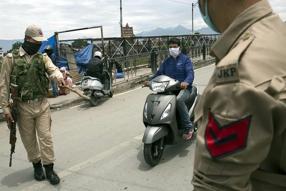 La India y China mantienen litigios territoriales: China reclama parte del territorio nororiental indio, mientras que India reivindica el área de Aksai Chin, en Cachemira y bajo control chino.