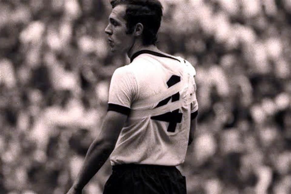 Franz Beckenbauer durante el Partido del Siglo.