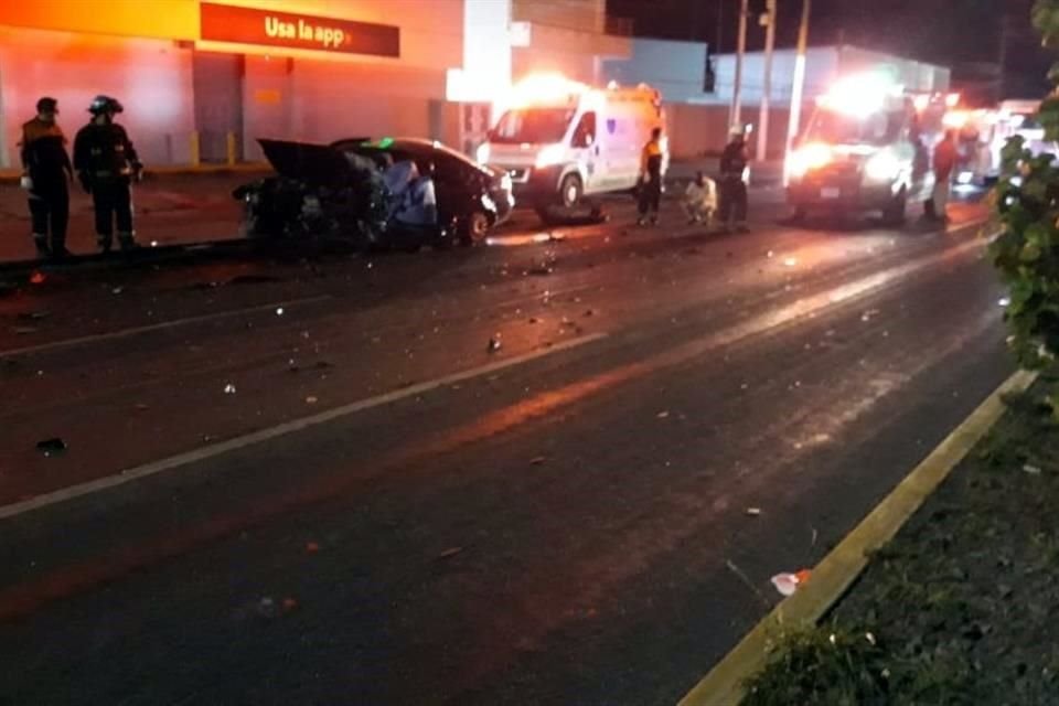 Al rededor de la 1:00 de esta madrugada, el automóvil Jetta fue localizado en la Avenida Juan Gil Preciado, cerca de la Avenida Calandrias.