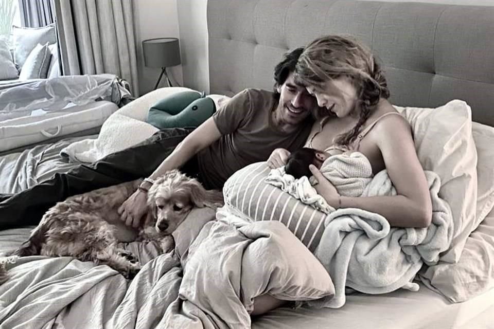 Manolo Tascón y Jimena Carranza con el pequeño Emilio.